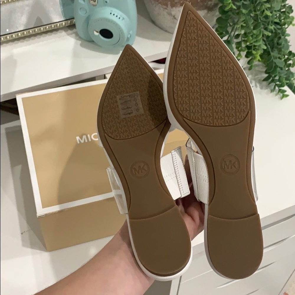 White Micheal Kors shoes - Picture 2 of 3